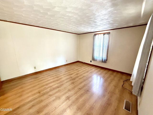 4906 Shady Road, Strawberry Plains, TN 37871