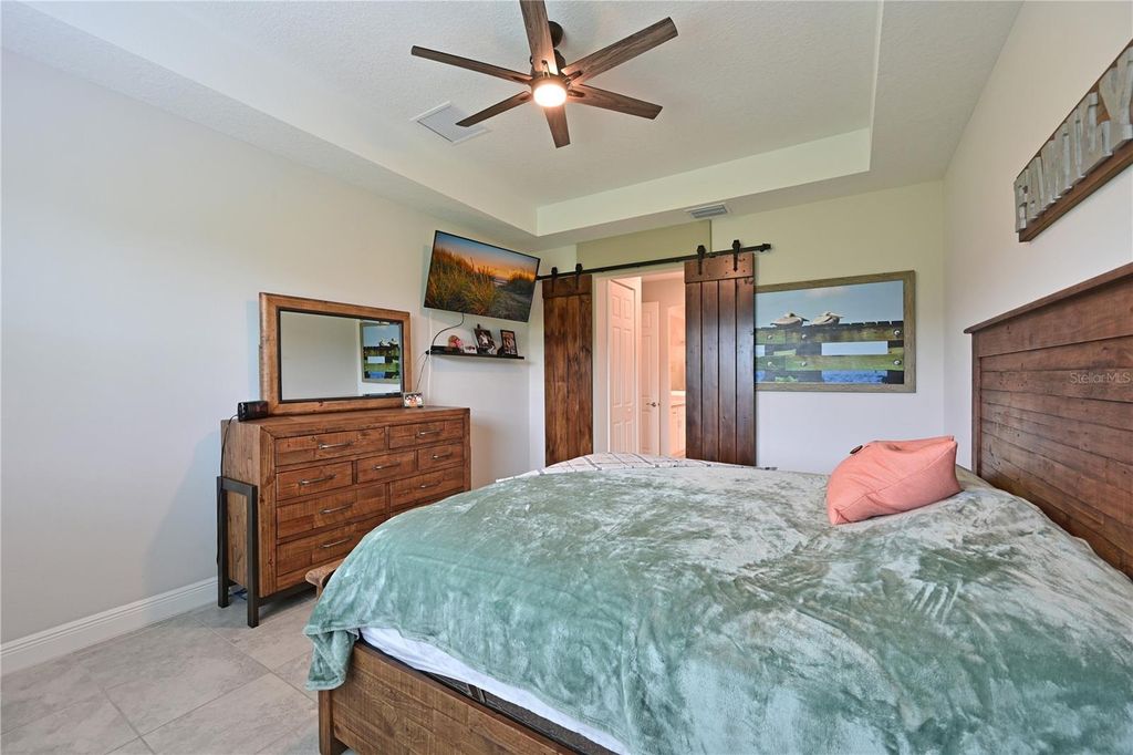Image 10 of property listing at 10715 KLEE AVENUE, Bradenton, FL 34212