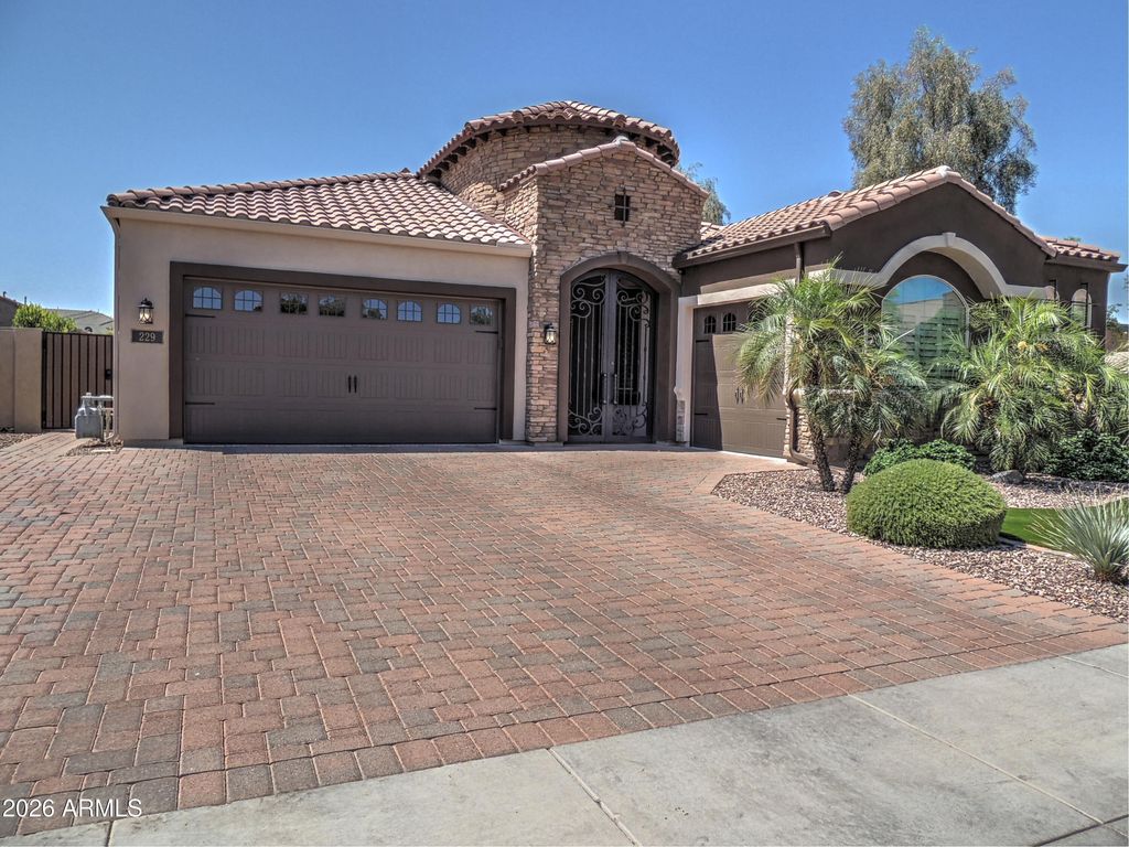 229 E POWELL Way, Chandler, AZ 85249 — exterior