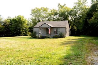 410 College Hill Road, Waco, KY 40385