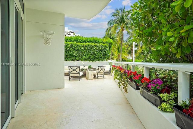 50 S Pointe Dr TWN1, Miami Beach, FL 33139