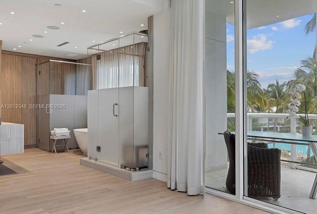 50 S Pointe Dr TWN1, Miami Beach, FL 33139