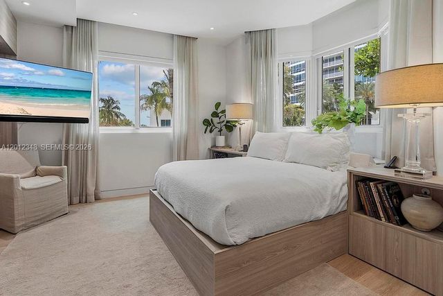 50 S Pointe Dr TWN1, Miami Beach, FL 33139