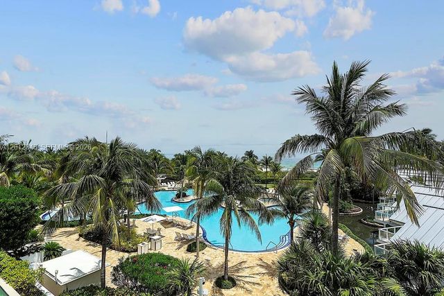 50 S Pointe Dr TWN1, Miami Beach, FL 33139