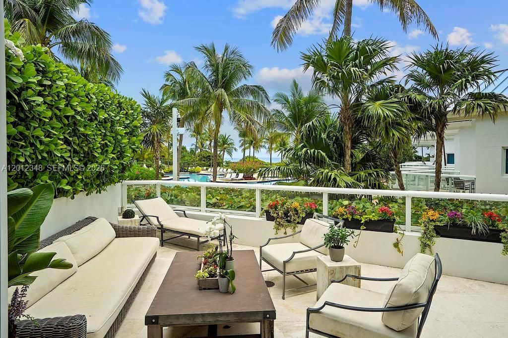 50 S Pointe Dr TWN1, Miami Beach, FL 33139