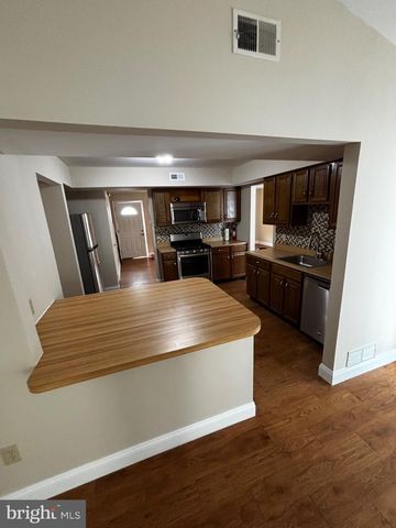 10 N MARS DR, Sewell, NJ 08080