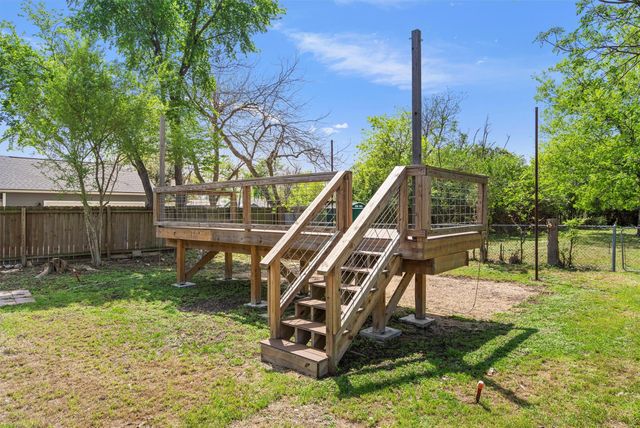 901 Kimbro ST, Taylor, TX 76574