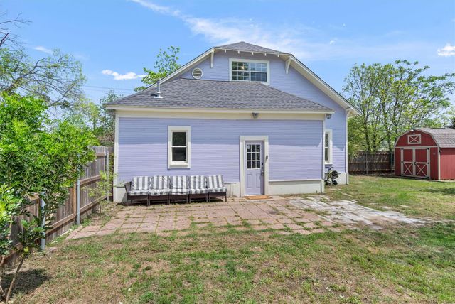 901 Kimbro ST, Taylor, TX 76574