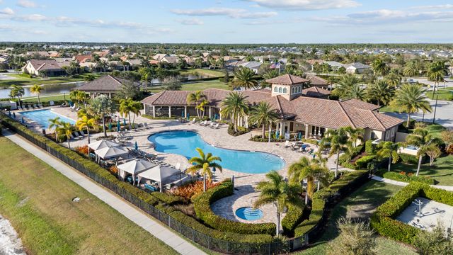 786 SE Courances Drive, Port St. Lucie, Port St Lucie, FL 34984