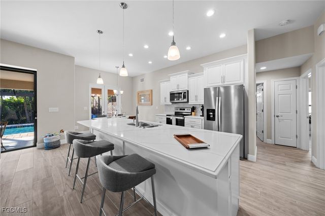 328 SW 26th AVE, Cape Coral, FL 33991