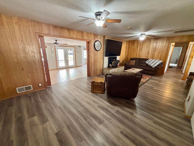 375 RANCHITOS Road, Bosque Farms, NM 87068