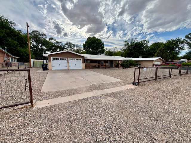 375 RANCHITOS Road, Bosque Farms, NM 87068