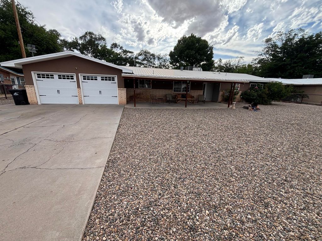 375 RANCHITOS Road, Bosque Farms, NM 87068