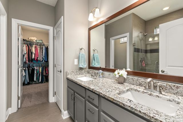 9138 Canyon Street, West Des Moines, IA 50266