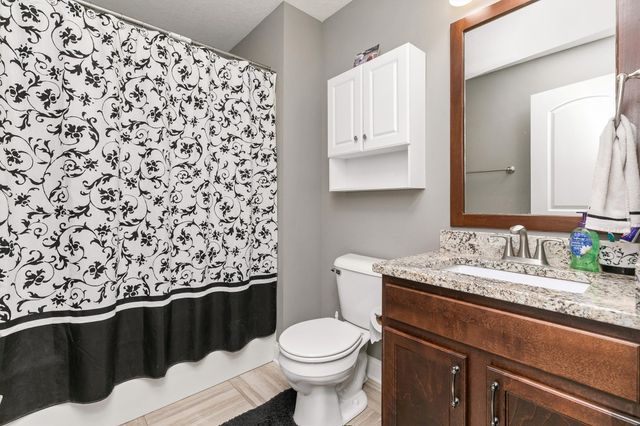 9138 Canyon Street, West Des Moines, IA 50266