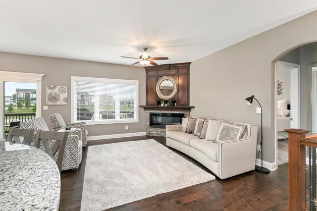 9138 Canyon Street, West Des Moines, IA 50266