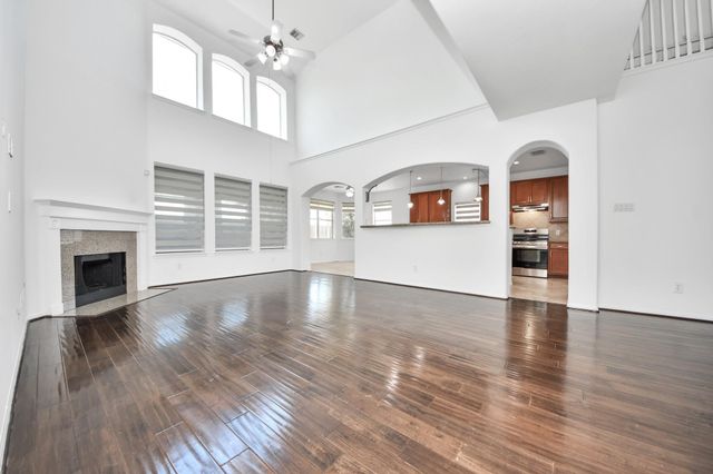 207 Carlie Way, Stafford, TX 77477