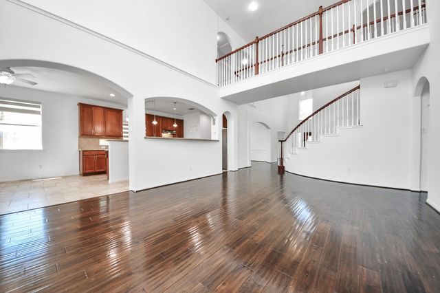 207 Carlie Way, Stafford, TX 77477