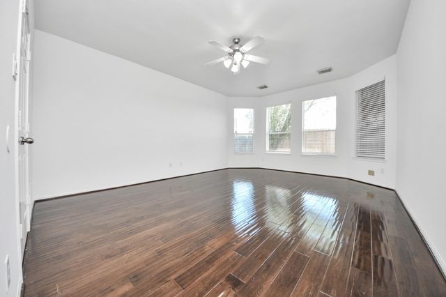 207 Carlie Way, Stafford, TX 77477