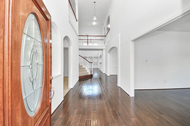 207 Carlie Way, Stafford, TX 77477