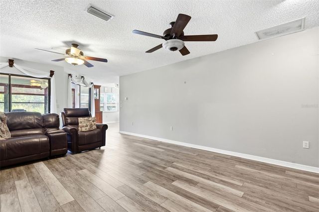 26638 E COVE DRIVE, Tavares, FL 32778