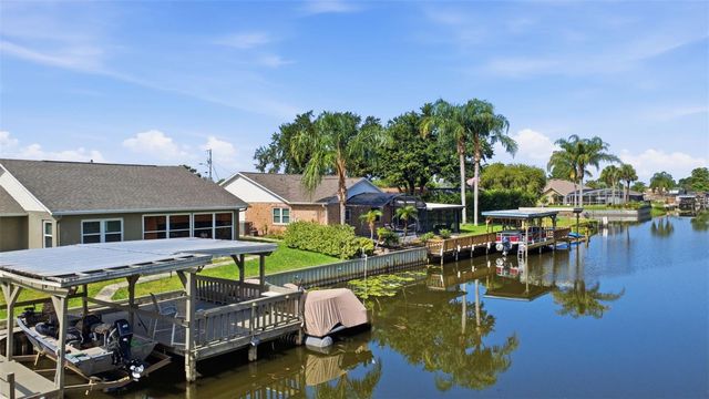 26638 E COVE DRIVE, Tavares, FL 32778