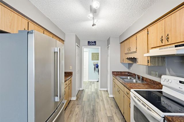 26638 E COVE DRIVE, Tavares, FL 32778