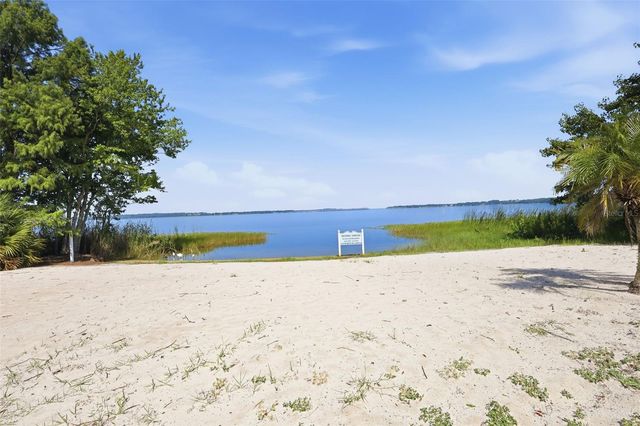 26638 E COVE DRIVE, Tavares, FL 32778