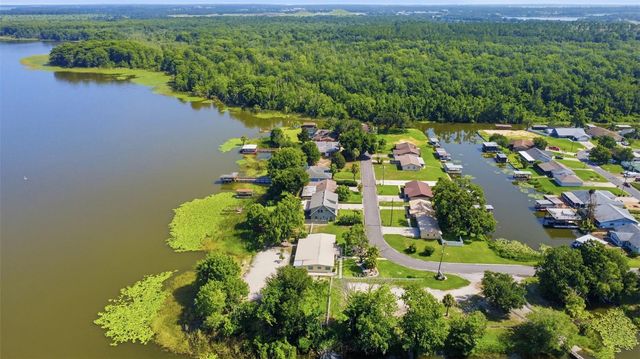 26638 E COVE DRIVE, Tavares, FL 32778