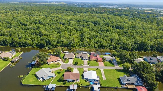 26638 E COVE DRIVE, Tavares, FL 32778
