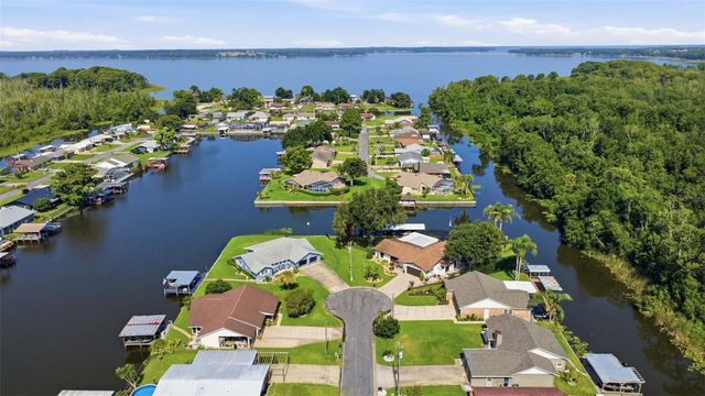 26638 E COVE DRIVE, Tavares, FL 32778