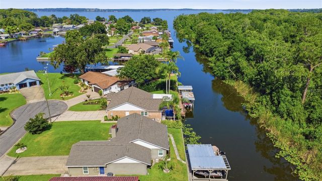 26638 E COVE DRIVE, Tavares, FL 32778
