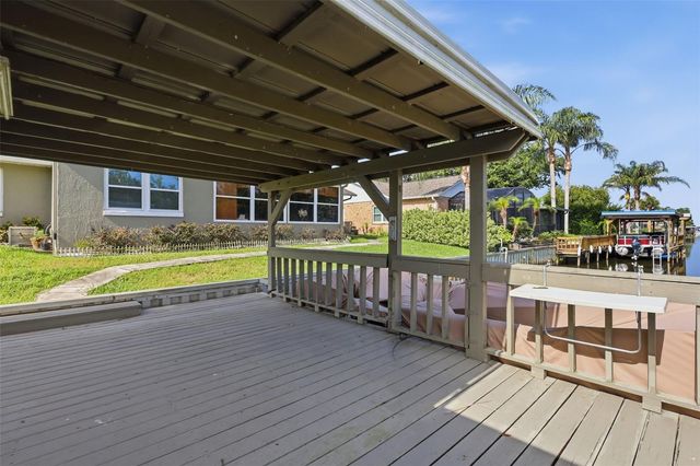 26638 E COVE DRIVE, Tavares, FL 32778