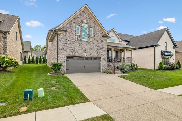2012 Wt Chandler Blvd, Gallatin, TN 37066