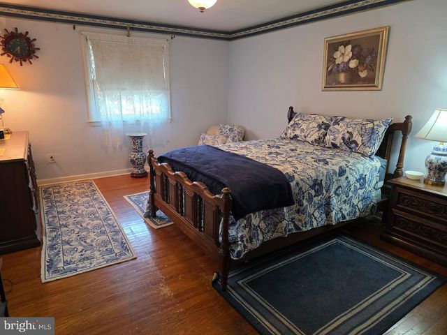 5 DREXEL AVE, Lansdowne, PA 19050