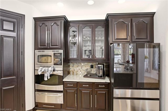 2104 NE 9th PL, Cape Coral, FL 33909