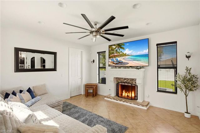 2104 NE 9th PL, Cape Coral, FL 33909