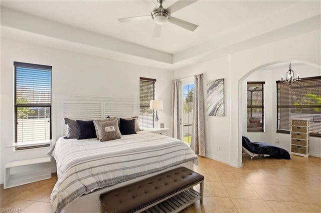 2104 NE 9th PL, Cape Coral, FL 33909