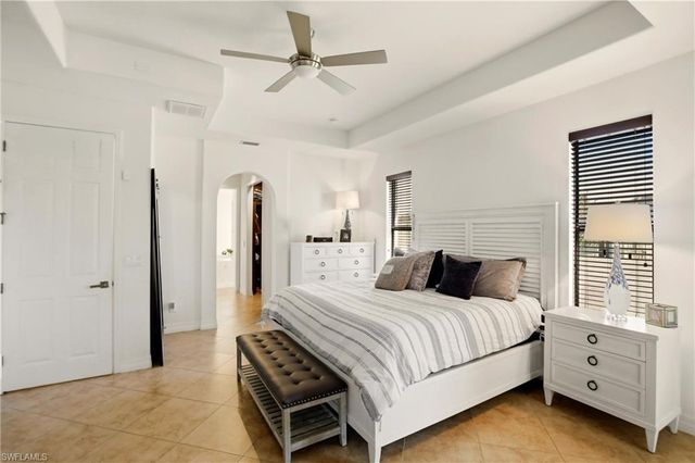 2104 NE 9th PL, Cape Coral, FL 33909