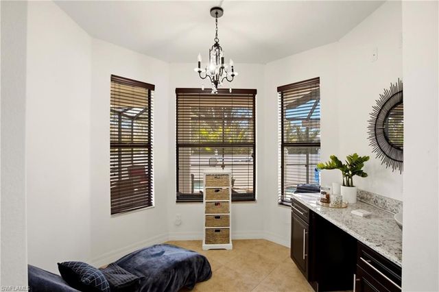 2104 NE 9th PL, Cape Coral, FL 33909