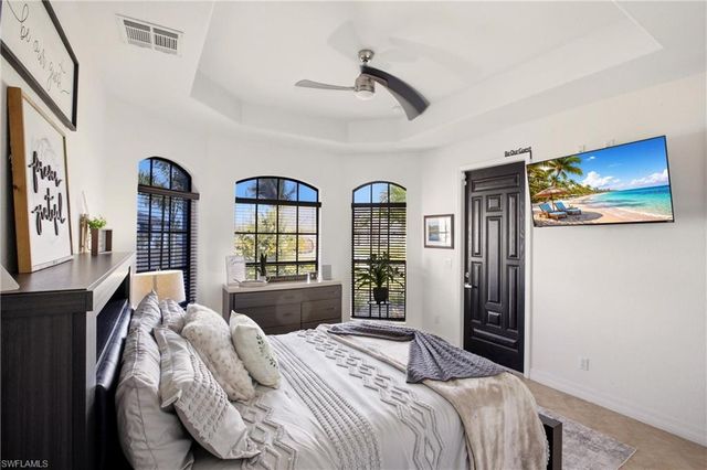 2104 NE 9th PL, Cape Coral, FL 33909