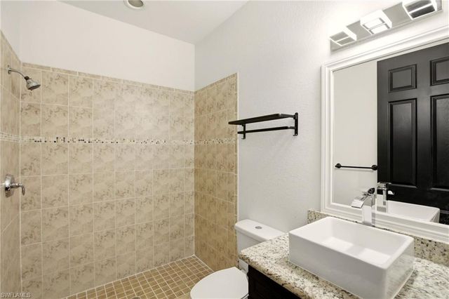 2104 NE 9th PL, Cape Coral, FL 33909