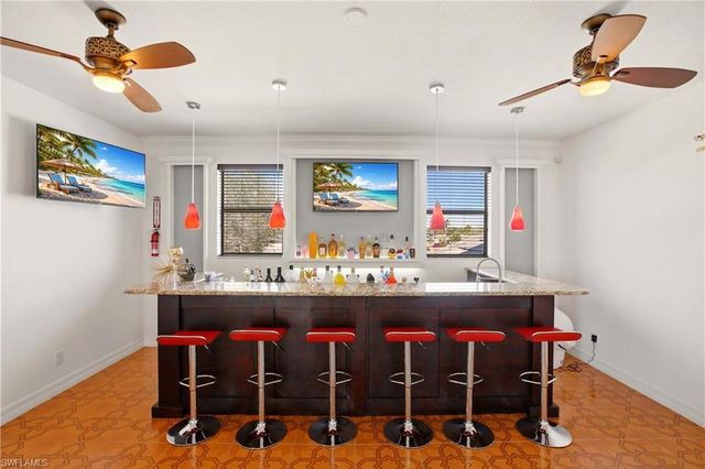 2104 NE 9th PL, Cape Coral, FL 33909