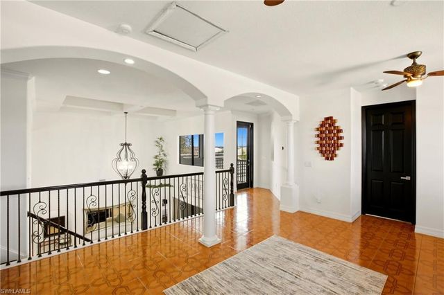 2104 NE 9th PL, Cape Coral, FL 33909