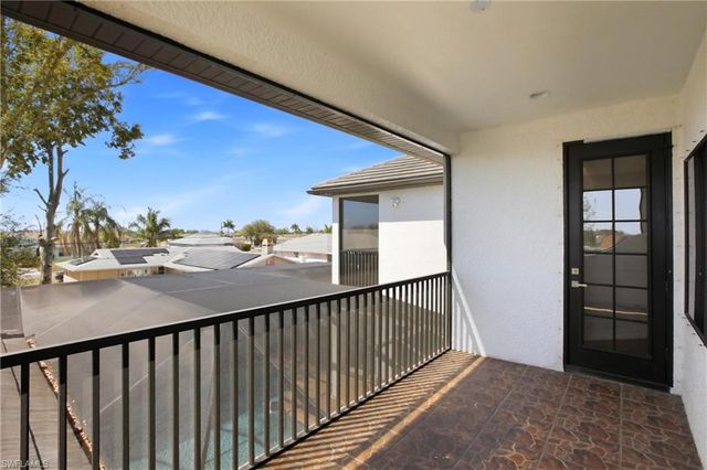 2104 NE 9th PL, Cape Coral, FL 33909