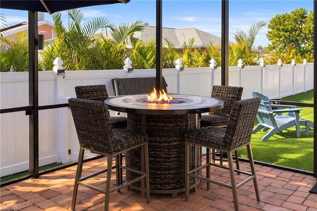 2104 NE 9th PL, Cape Coral, FL 33909