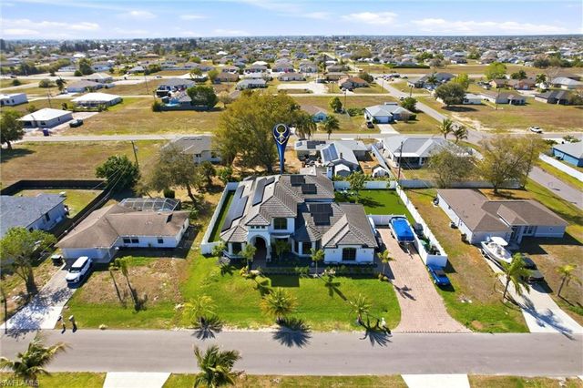 2104 NE 9th PL, Cape Coral, FL 33909