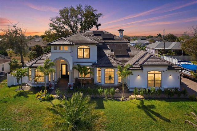 2104 NE 9th PL, Cape Coral, FL 33909