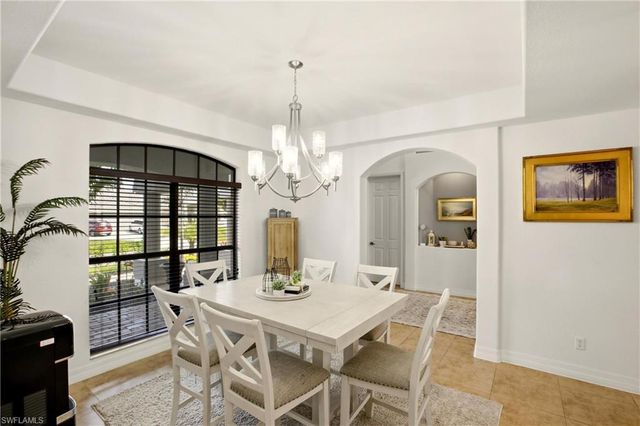 2104 NE 9th PL, Cape Coral, FL 33909