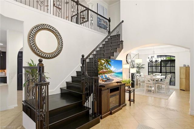 2104 NE 9th PL, Cape Coral, FL 33909